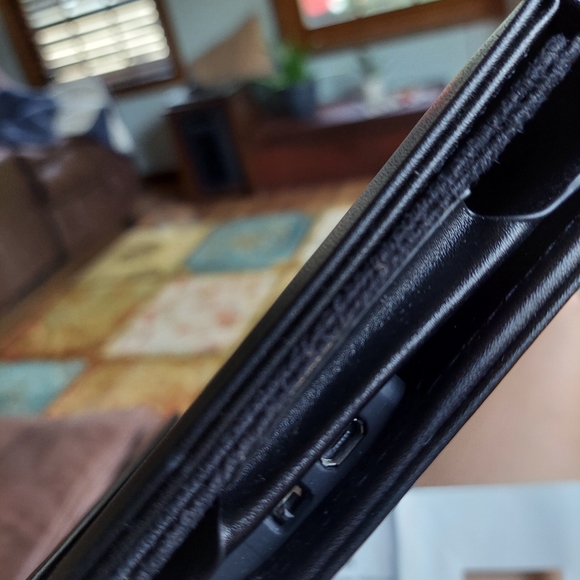 Bluetooth Tablet Keyboard Case - Picture 10 of 12